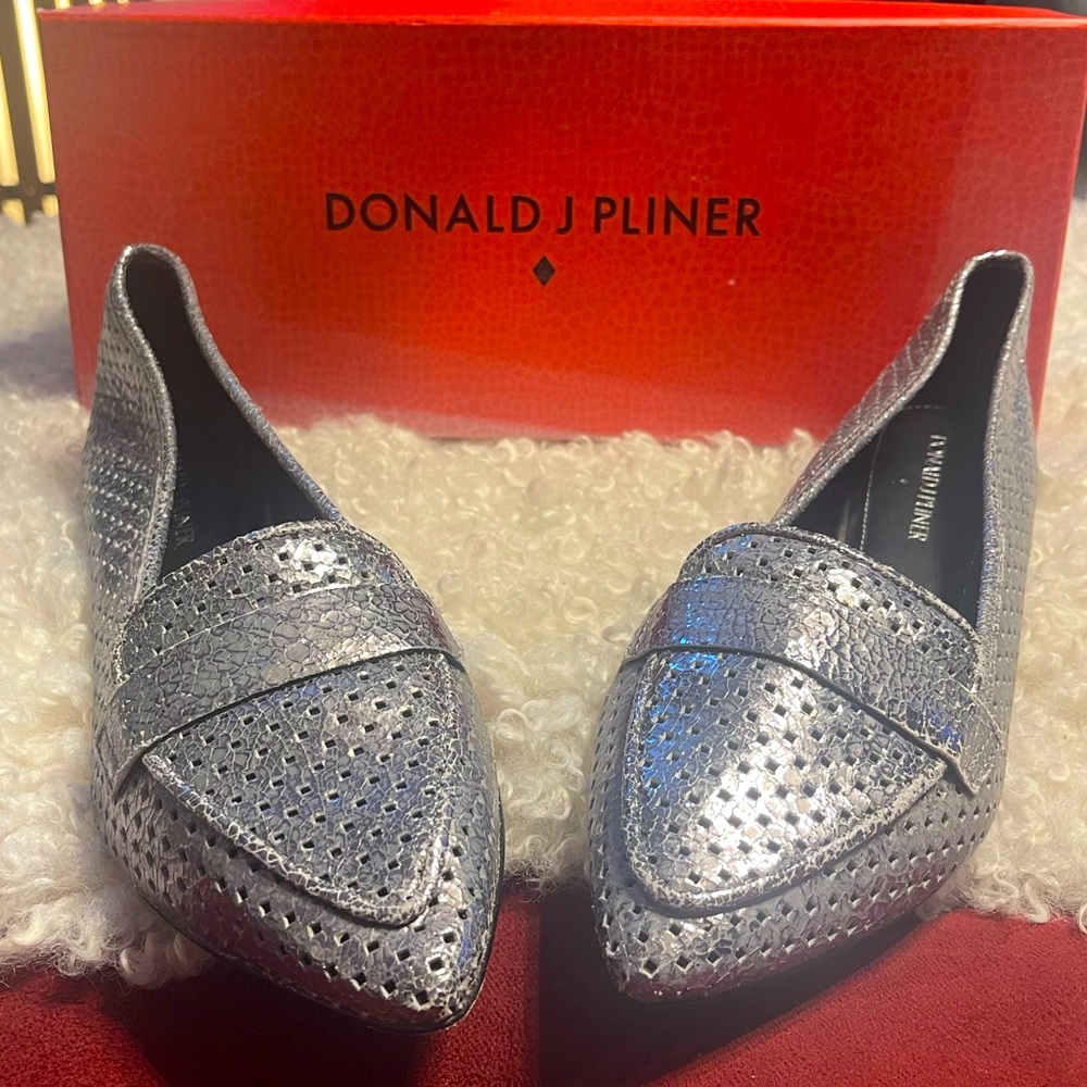 Donald J Pliner Pewter loafers size 8.5